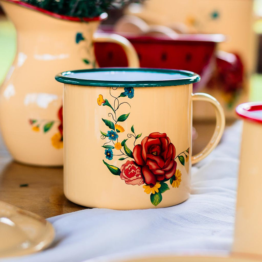 Roses Jug With Handle 44 oz