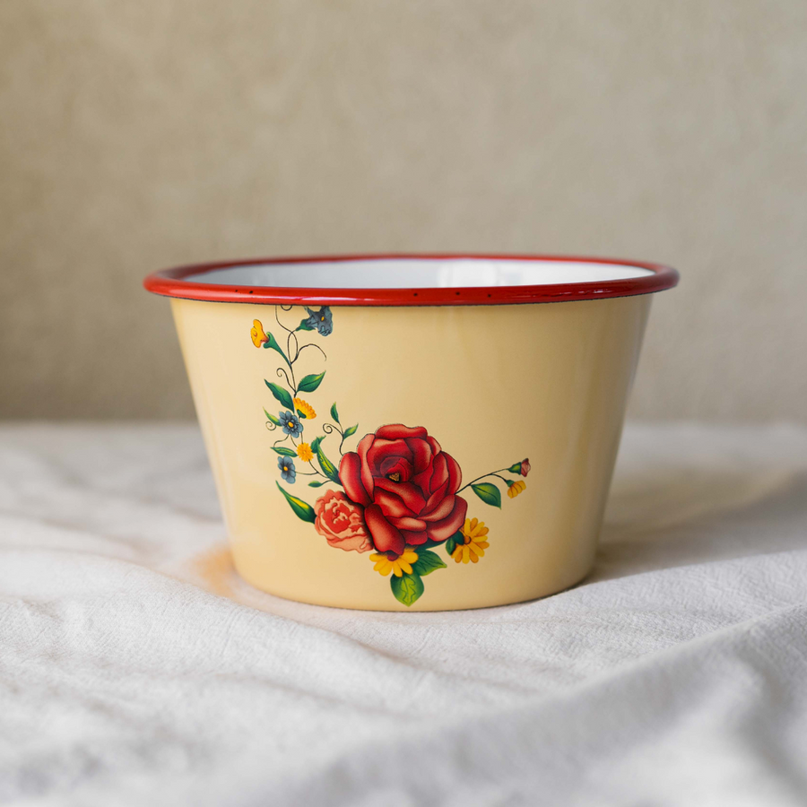 Roses Bowl With Red Border